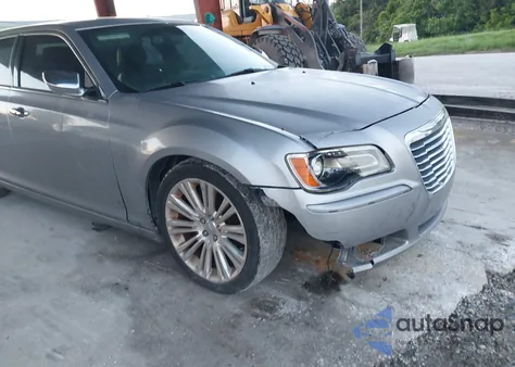 2011 Chrysler 300C z USA, uszkodzony, nr VIN 2C3CA6CT8BH522364